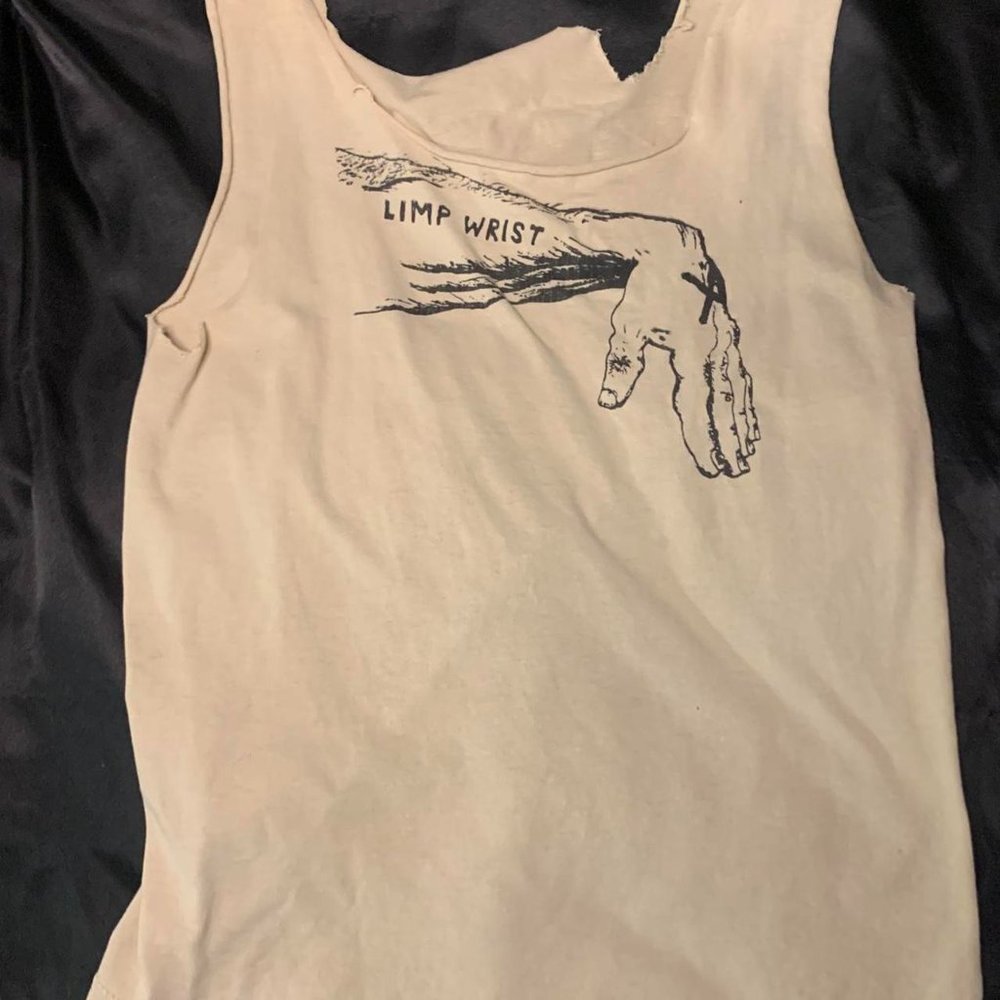 DISTRESSED LIMPWRIST BANDSHIRT